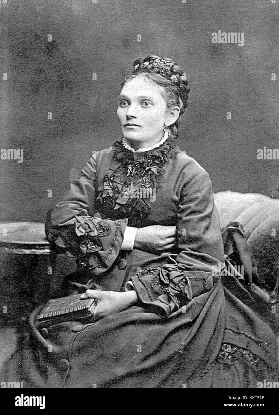 Rozalia Zamenhof war die Ehefrau von L. L. Zamenhof, dem Schöpfer von Esperanto. Sie spielte eine Schlüsselrolle bei der Unterstützung der Arbeit ihres Mannes und war an der Entwicklung der Esperanto-Bewegung beteiligt. Rozalias Beiträge werden oft übersehen, aber sie wird für ihre stille Hingabe an die Sache der sprachlichen und kulturellen Einheit in Erinnerung gerufen. Stockfoto