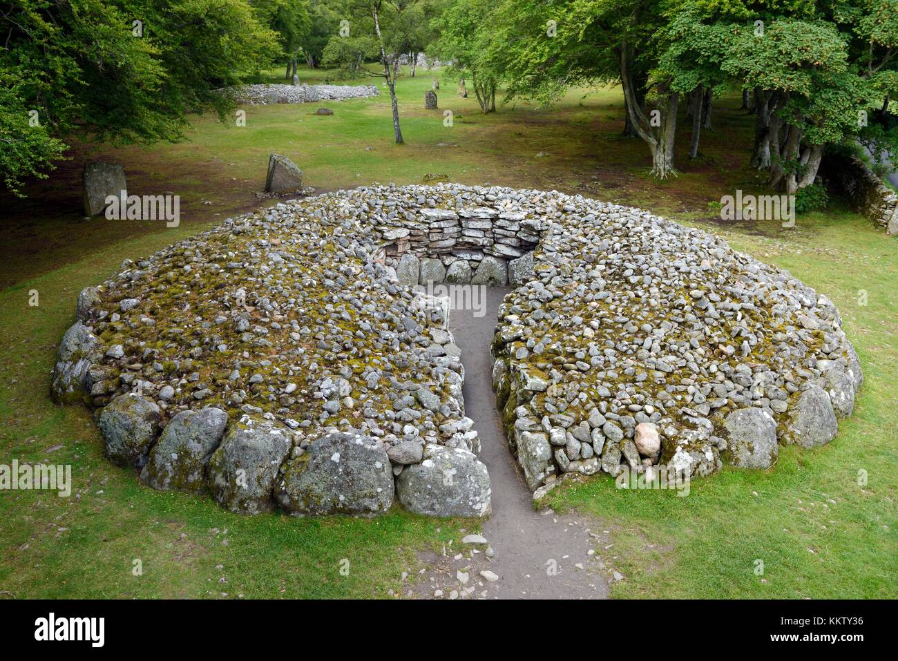Clava Cairns, Inverness, Schottland. Der Südwestpassage Grabkammerkäfig. Eines von drei prähistorischen bronzezeitlichen Gräbern an dieser Stelle Stockfoto