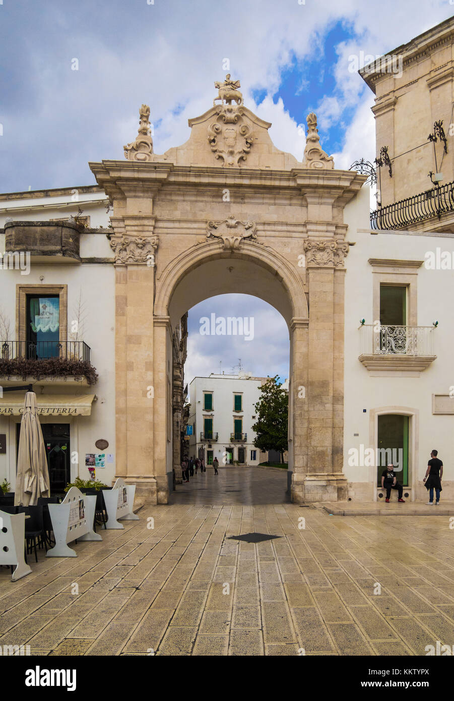 Martina Franca, Italien - das elegante historische Zentrum einer weißen Stadt in der Provinz Tarent, Region Apulien, Süditalien. Stockfoto