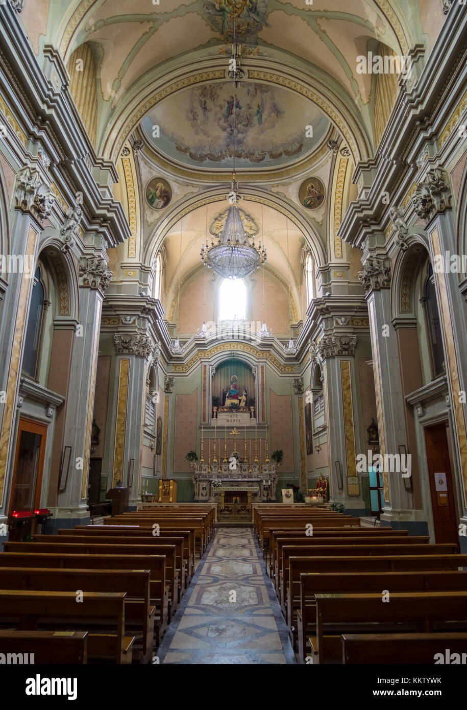 Martina Franca, Italien - das elegante historische Zentrum einer weißen Stadt in der Provinz Tarent, Region Apulien, Süditalien. Stockfoto