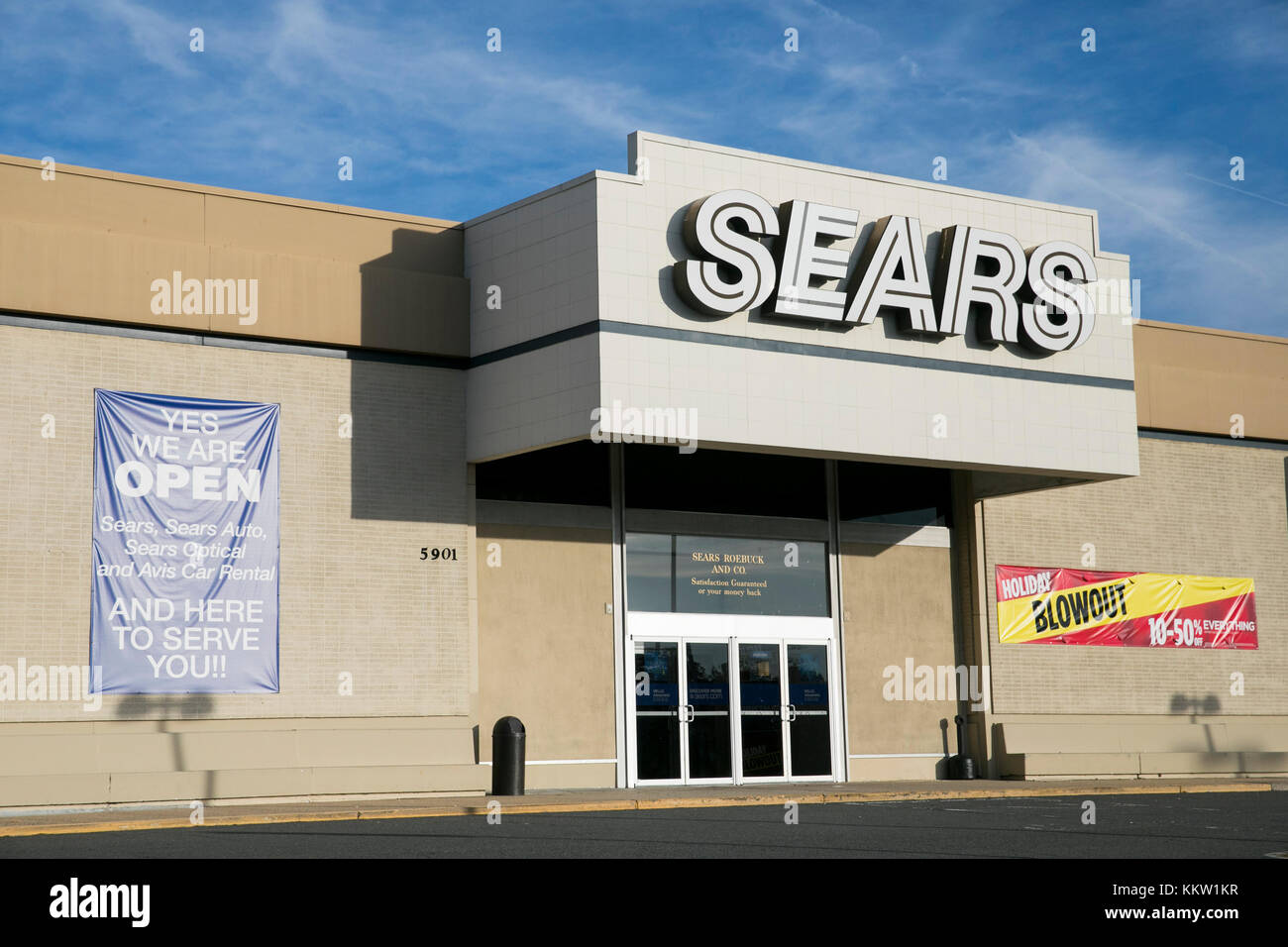 Ein logo Zeichen außerhalb von Sears Einzelhandelsgeschäft in Alexandria, Virginia am 26. November 2017. Die noch in Betrieb Standort verfügt über ein Banner mit der Aufschrift "y Stockfoto