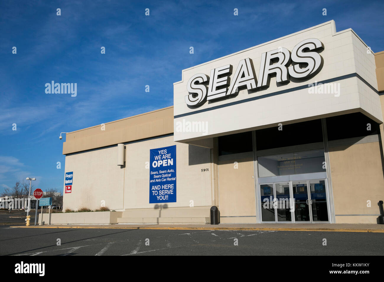 Ein logo Zeichen außerhalb von Sears Einzelhandelsgeschäft in Alexandria, Virginia am 26. November 2017. Die noch in Betrieb Standort verfügt über ein Banner mit der Aufschrift "y Stockfoto