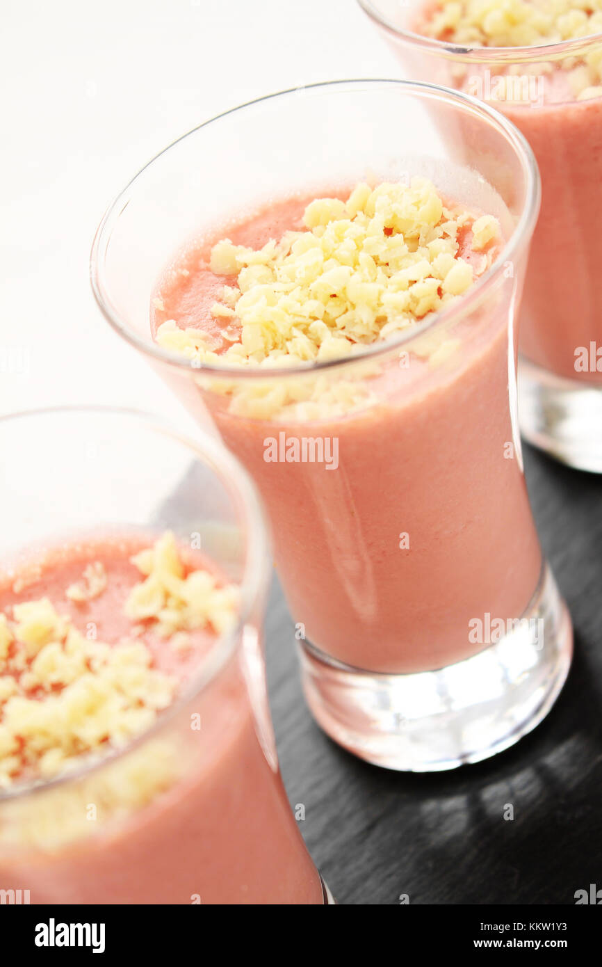 Erdbeer Mousse canape Starter Stockfoto