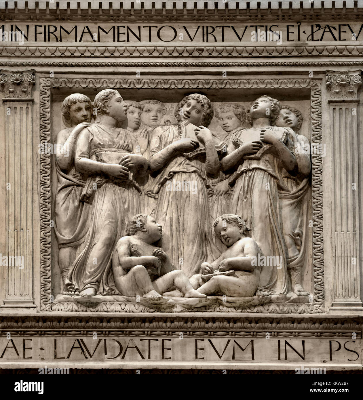 Panel der Cantoria (Galerie Sänger"), eigentlich ein Balkon für die jungen Mädchen Musik, 1438 "Orgel Cantoria (Gesang loft) 1431-38 von Luca della Robbia 1399 - 1482, Duomo, di Firenze (die Kathedrale von Santa Maria del Fiore in Florenz - Kathedrale der Heiligen Maria der Blume1336) Museo dell'Opera del Duomo, Florenz Italien Italienisch. Stockfoto