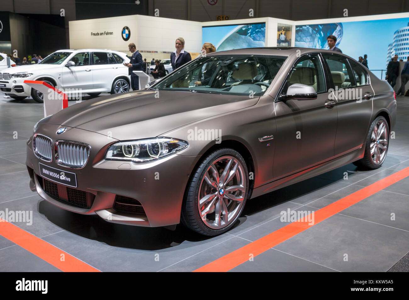 Genf, Schweiz - 1. MÄRZ 2016: BMW 760Le xDrive iPerformance Auto auf dem  86. Internationalen Automobilsalon in Genf präsentiert Stockfotografie -  Alamy