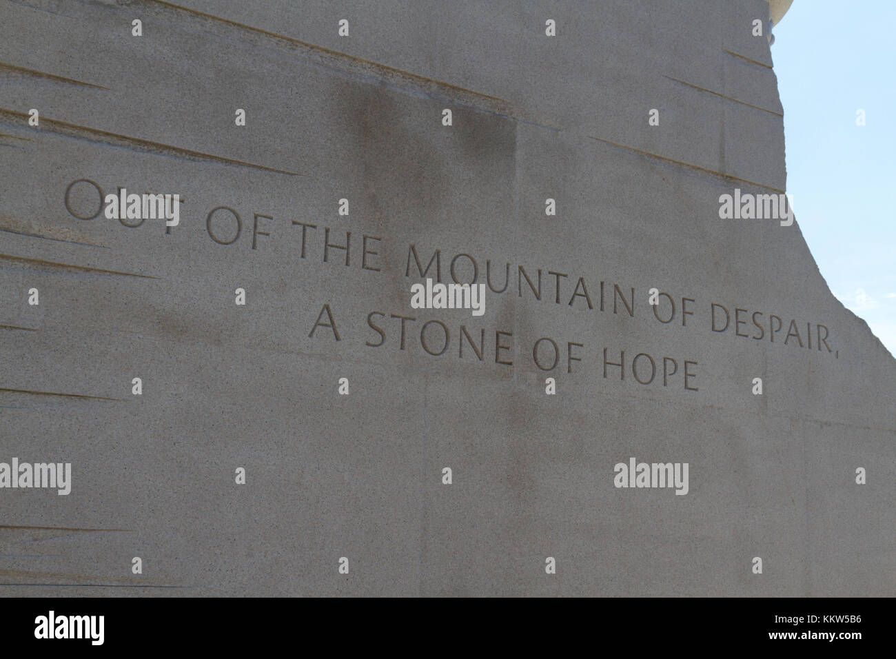 "Aus dem Berg der Verzweiflung einen Stein der Hoffnung", Inschrift auf Teil des Martin Luther King Jr. Memorial, Washington DC, USA. Stockfoto