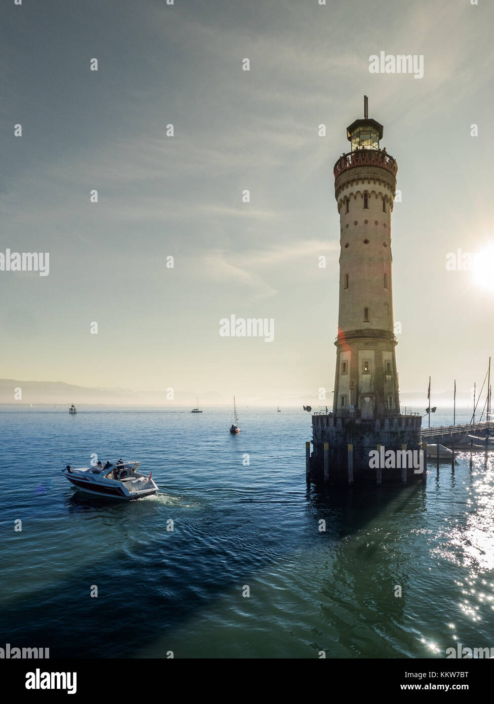 Motorboot im Hafen von Lindau, Bodensee Stockfoto