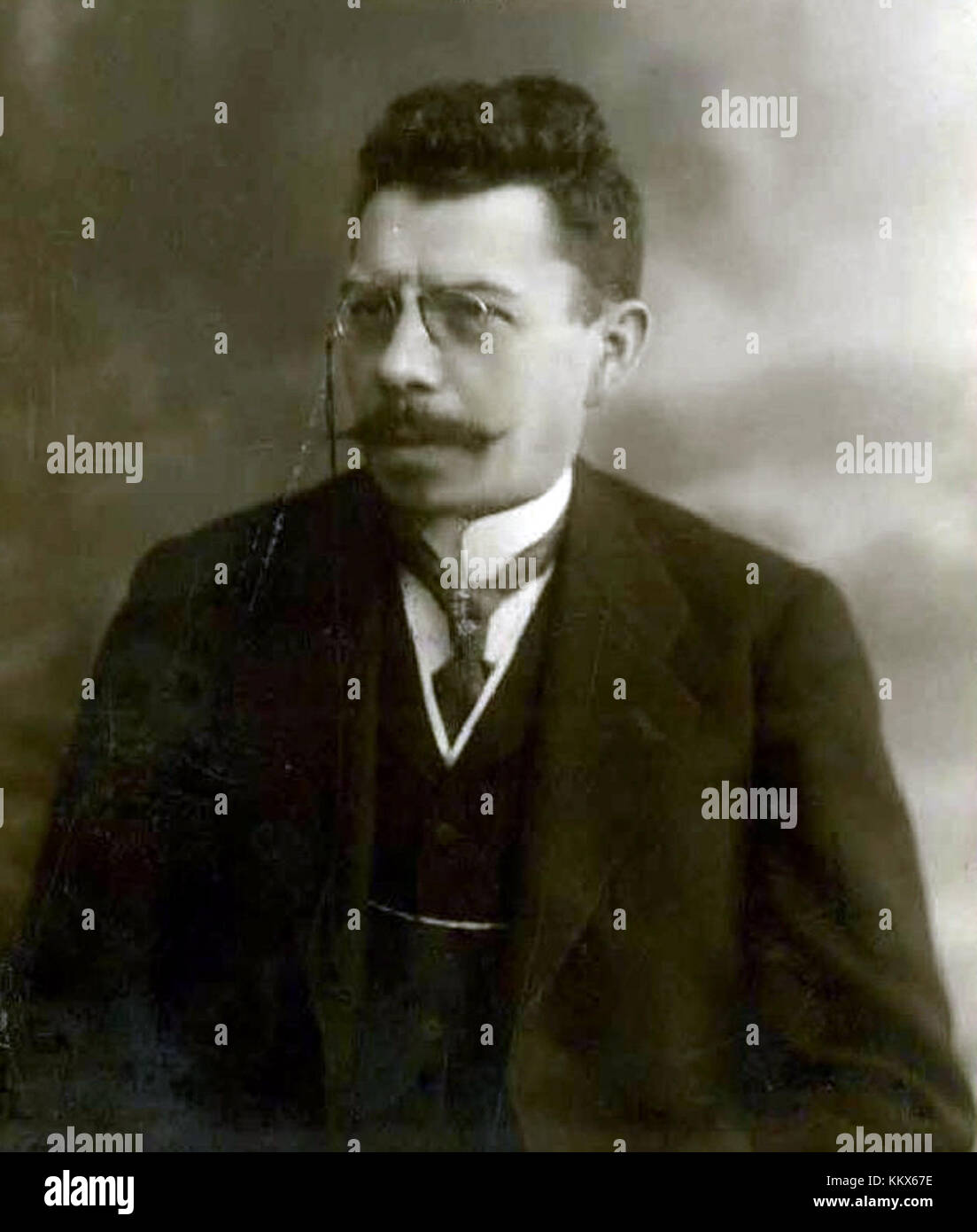 Dieses Foto von Bermuda, gekennzeichnet als Nummer 88, zeigt ein Abendessen in einem lokalen Restaurant. Bermuda ist ein britisches Überseegebiet, das für seine schönen Landschaften, seine reiche Geschichte und seine lebhafte Tourismusbranche bekannt ist. Die Restaurantszene spiegelt die kulturelle Vielfalt und das kulinarische Angebot der Insel wider. Stockfoto