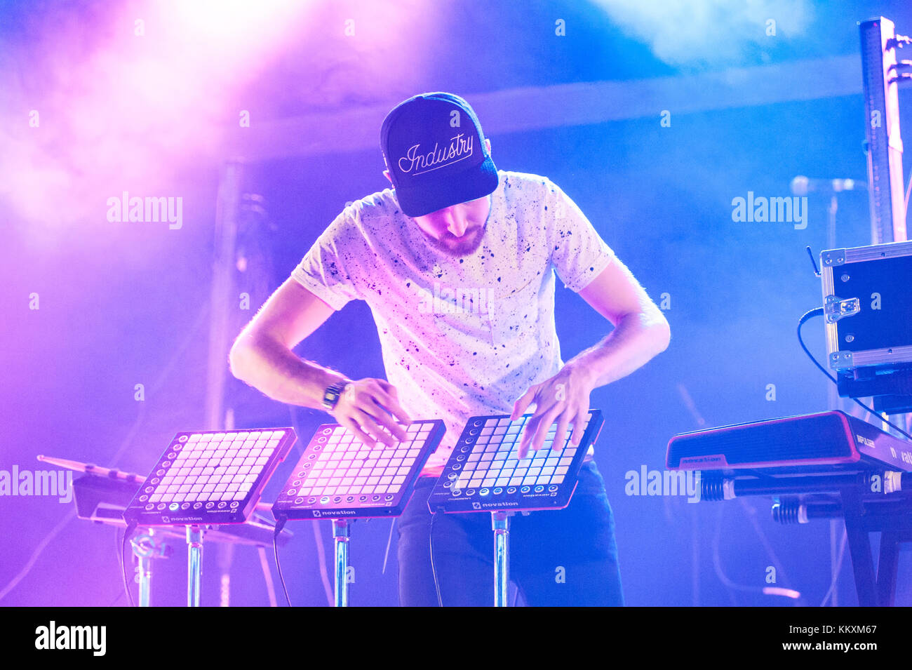 Bognor Regis, Großbritannien. Dezember 2017. Avec Sans spielt Electric Dreams Festival. Quelle: Ken Harrison/Alamy Live News Stockfoto