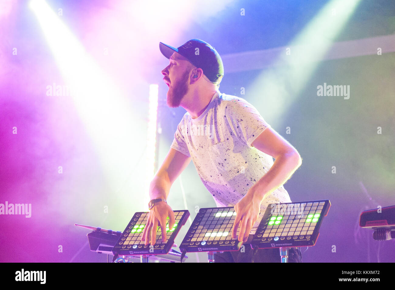 Bognor Regis, Großbritannien. 2. Dez, 2017. avec sans play Electric Dreams Festival. Credit: Ken Harrison/alamy leben Nachrichten Stockfoto