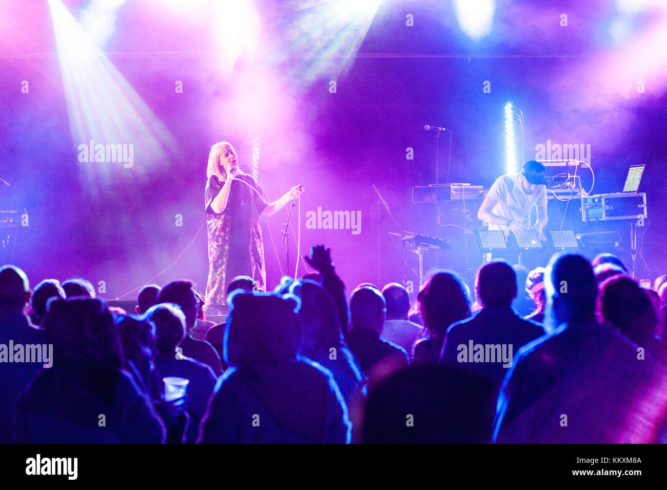 Bognor Regis, Großbritannien. Dezember 2017. Avec Sans spielt Electric Dreams Festival. Quelle: Ken Harrison/Alamy Live News Stockfoto