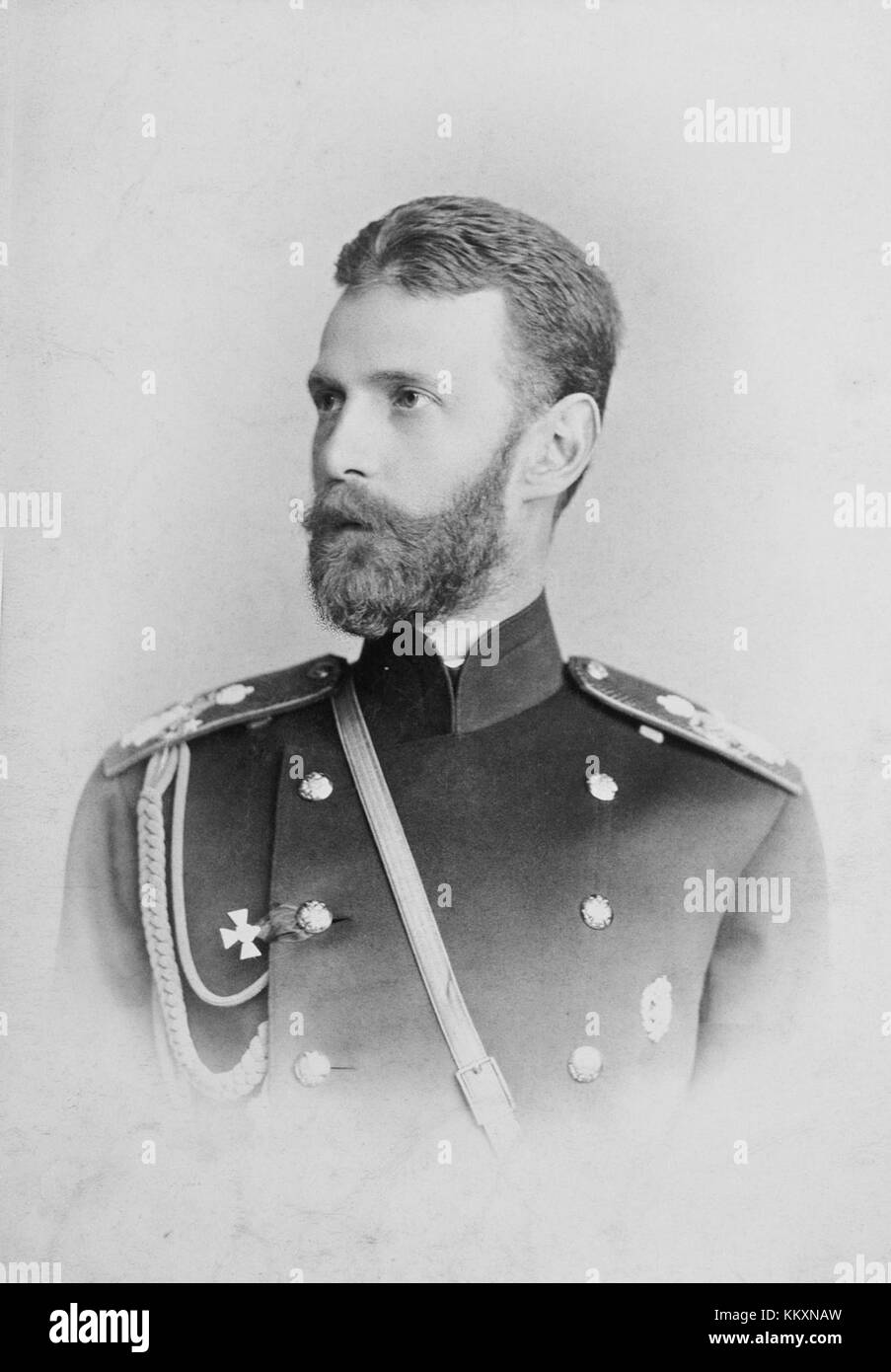 Sergej Alexandrowitsch war ein Großherzog von Russland, bekannt für seine Rolle in der russischen Kaiserfamilie. Er hatte bedeutende Positionen inne und war während seiner Zeit in der russischen Politik und militärischen Angelegenheiten tätig. Seine Beiträge zur russischen Geschichte sind geprägt von seinem Engagement für den öffentlichen Dienst und seinem Einfluss auf das Russische Reich. Stockfoto