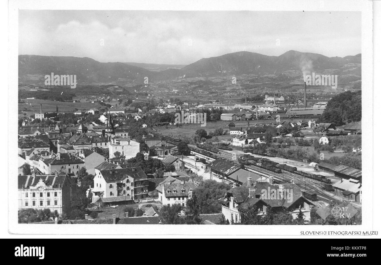 Eine alte Postkarte von Celje, einer historischen Stadt in Slowenien, die ihre architektonischen Wahrzeichen und die malerische Umgebung zeigt. Das Bild fängt das kulturelle Erbe der Stadt mit besonderem Schwerpunkt auf den historischen Gebäuden und der natürlichen Schönheit ein. Stockfoto