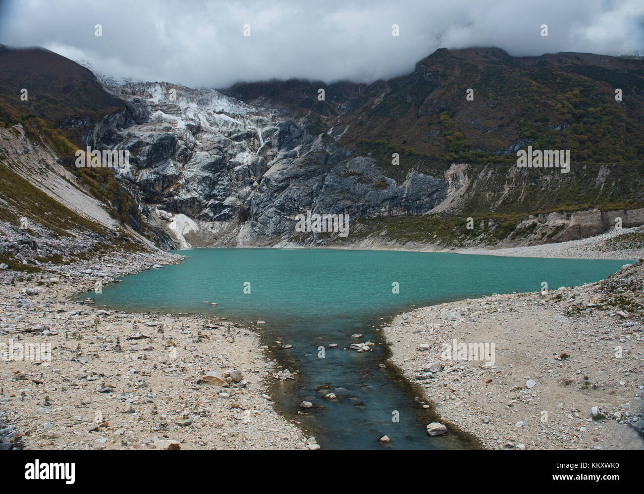 Emerald birendra Tal heiligen See unter der manaslu Gletscher, samagaon, Nepal Stockfoto