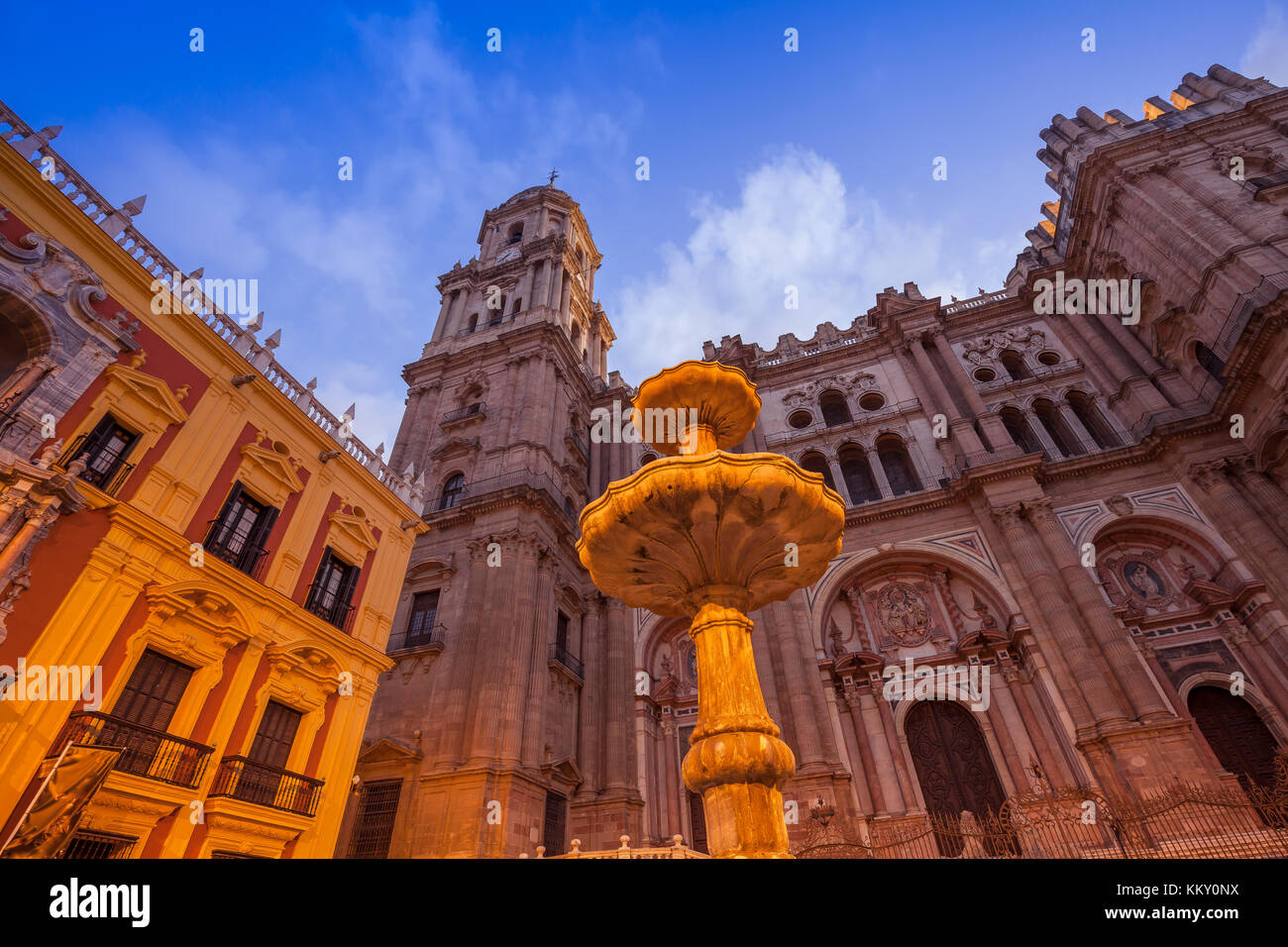 Die Kathedrale von Malaga Weitwinkel Alten platz Stockfoto