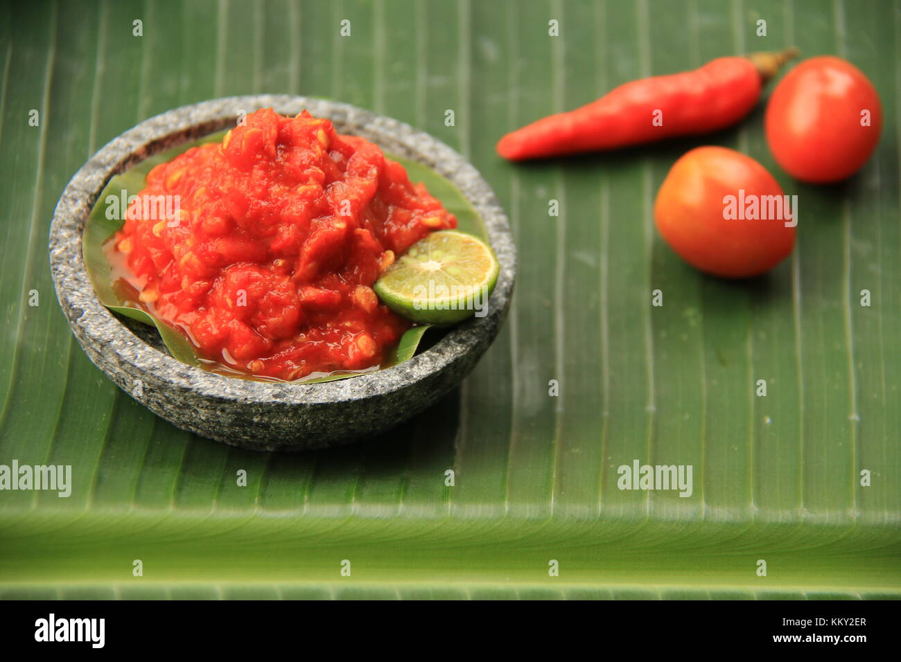 Sambal Oelek Tomat, den beliebten Scharfe rote Chili Relish in Java und Bali Stockfoto