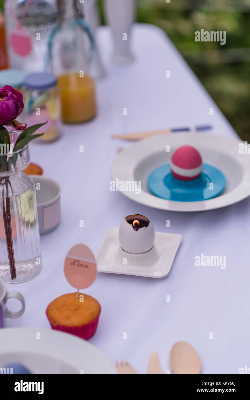 Garten Tisch, bedeckt, Osterfrühstück, detail, Stockfoto