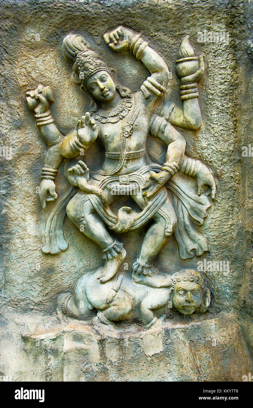 Geschnitzte Idol von Lord Shiva, Sant Darshan Museum, Hadashi, Maharashtra, Indien Stockfoto