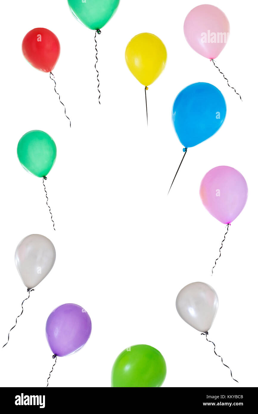 Bild vertikal von Ballons in verschiedenen Farben fliegen auf weißem Hintergrund mit Text in der Mitte Stockfoto