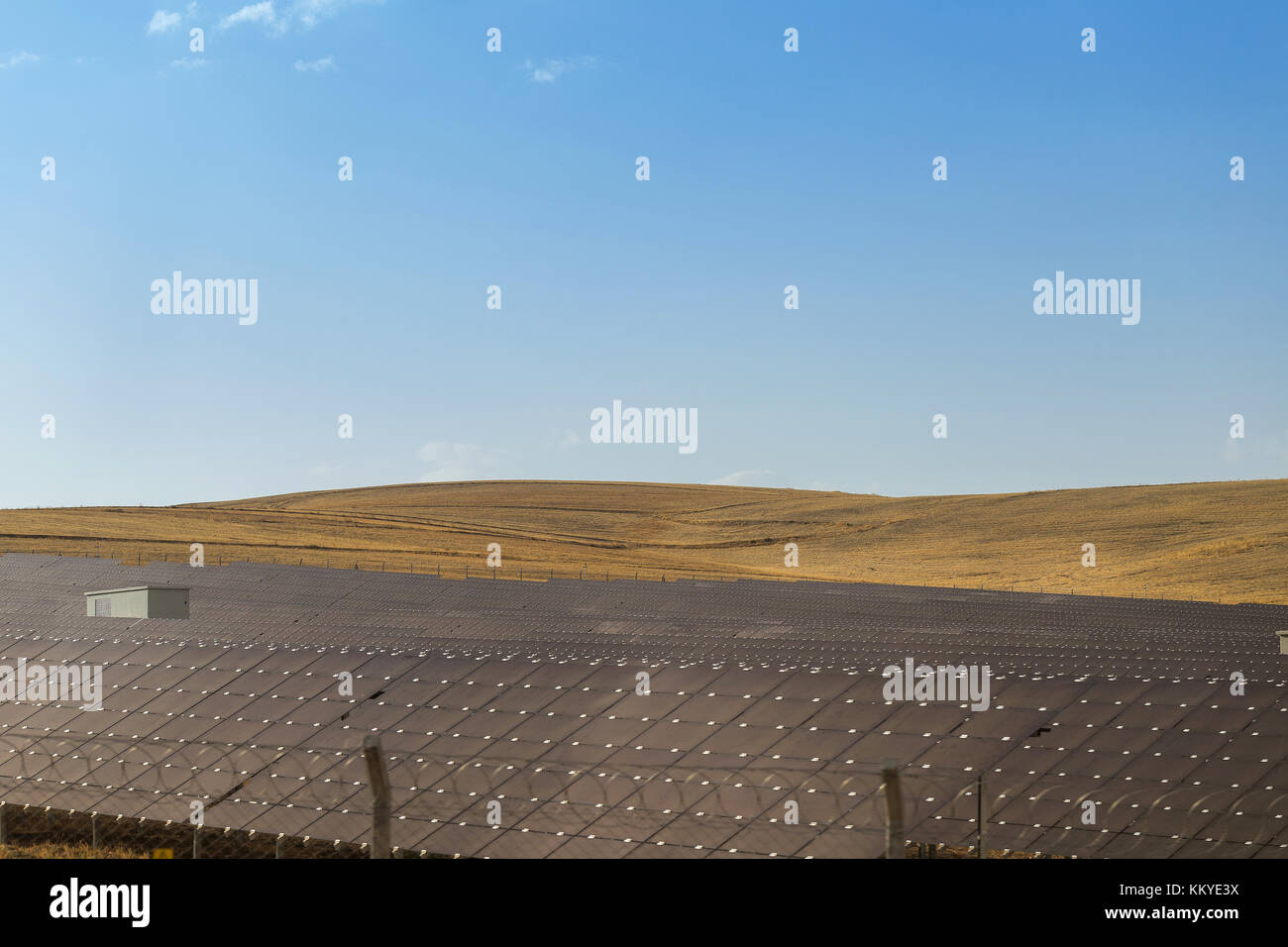 Kunst der Landschaft mit Solarzellen auf der Hill Energie Energie für die Zukunft Stockfoto