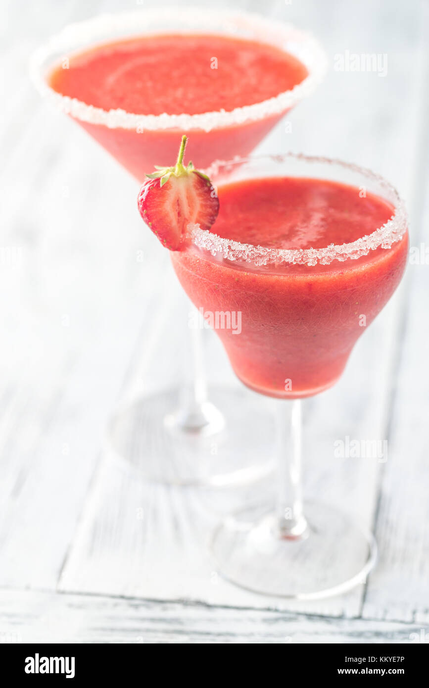 Zwei Gläser strawberry Margarita Cocktail Stockfoto