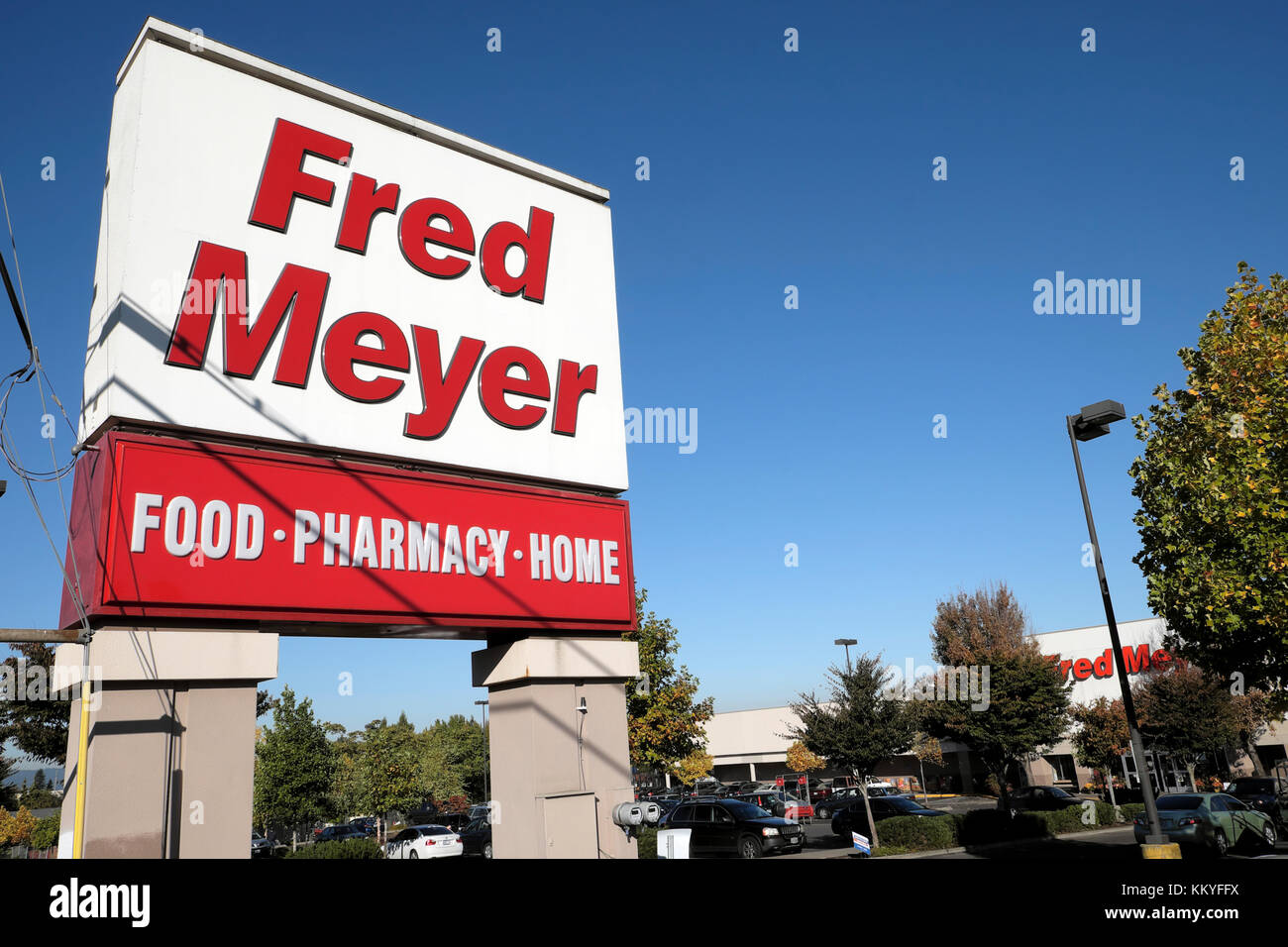 Fred Meyer Supermärkte Zeichen außerhalb des Speichers in Portland Oregon USA KATHY DEWITT Stockfoto