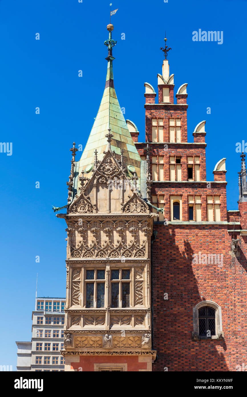 Sehenswürdigkeiten in Polen. Breslauer Altstadt mit gotischen Rathaus entfernt. Stockfoto