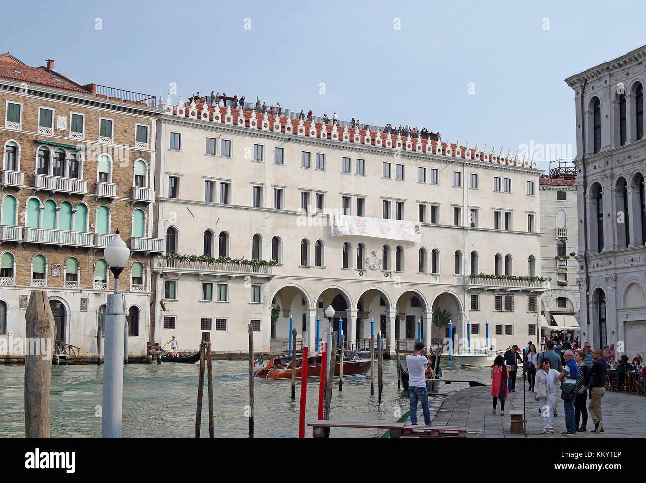 Fondaco dei Tedeschi, Grand Canal, Venice, Italien, in der Nähe von Rialtobrücke, Fontego dei Tedeschi, buchstäblich Wohnquartier für Deutsche, Stockfoto