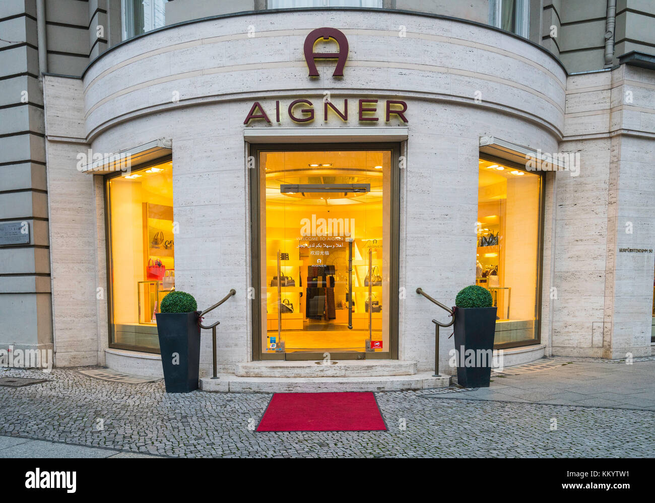 Aigner Boutique an der berühmten Einkaufsstraße Kurfürstendamm in Berlin, Deutschland. Stockfoto