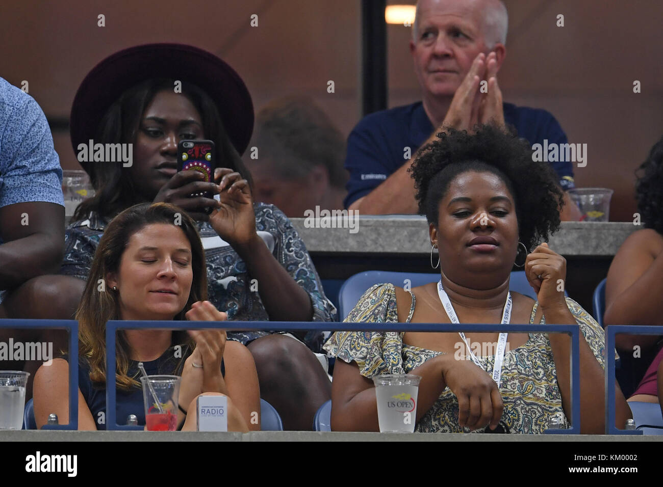 NEW YORK, NY - SEPTEMBER 01: Danielle Brooks, Adrienne C. Moore am vierten Tag der US Open 2016 im USTA Billie Jean King National Tennis Center am 29. August 2016 im Flushing Viertel des Queens Stadtbezirks New York City Leute: Danielle Brooks, Adrienne C. Moore Stockfoto