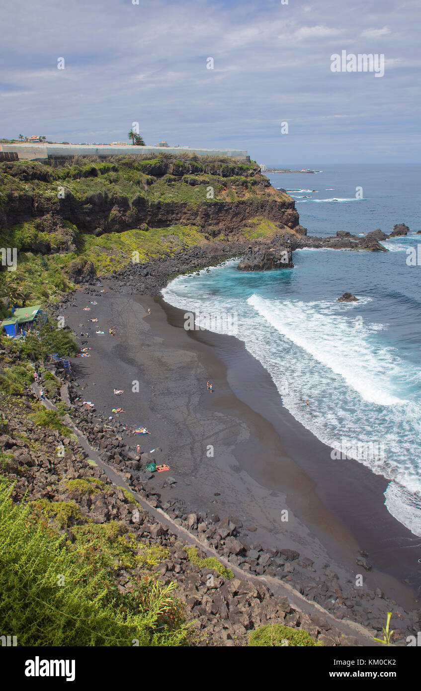 Playa el Bollullo, beliebten schwarzen Sandstrand von El Rincon, Puerto de la Cruz, Teneriffa, Kanarische Inseln, Spanien Stockfoto