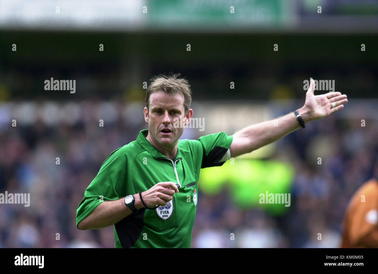 Schiedsrichter Graham Friseur Wolverhampton Wanderers v Manchester City, 01. April 2002 Stockfoto