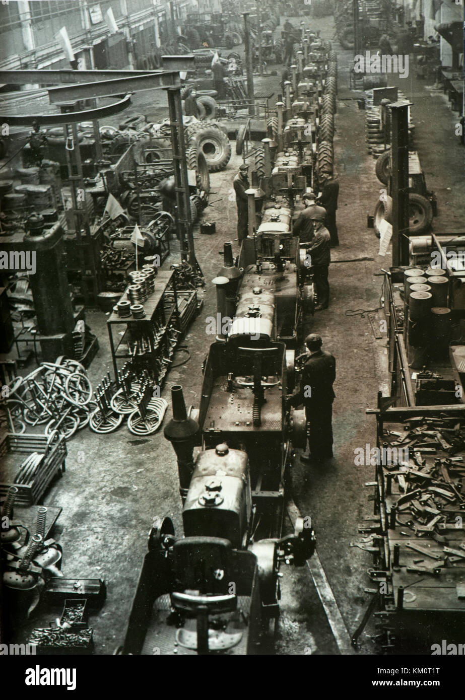 Traktoren werkseitig in Wroclaw, Polen (1950s) Stockfoto