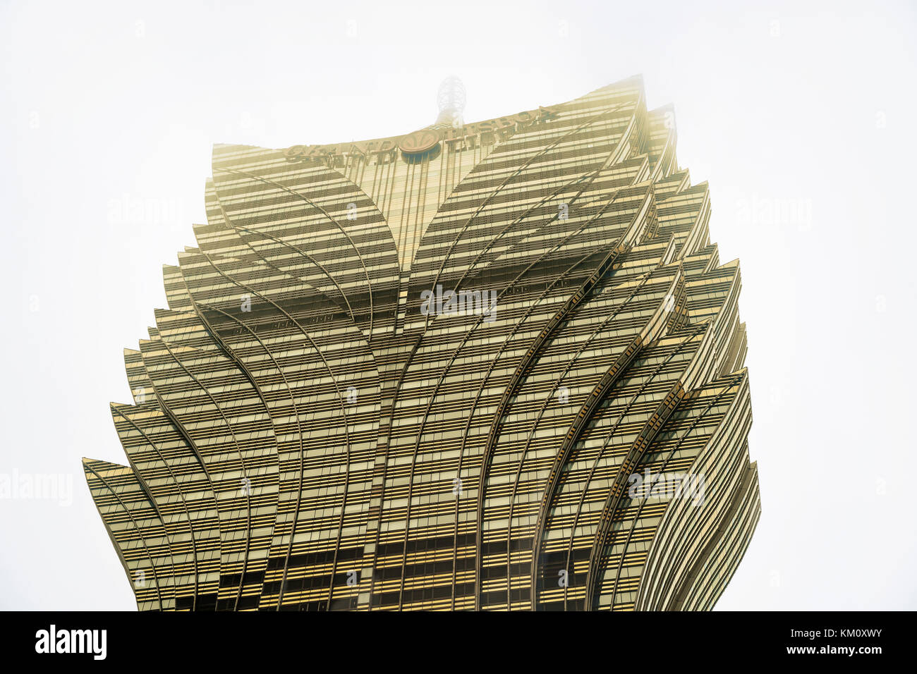 Macao, China - 8. März 2016: Grand Lisboa Hotel Wolkenkratzer in Macau Stockfoto