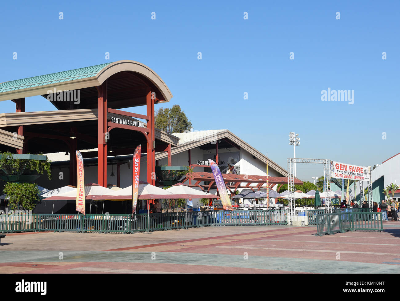 Costa Mesa, Ca - Jul 1, 2017: Ausstellung Pavillons auf der OC-Messe und Event Center. Die Gebäude Gastgeber von Ausstellungen und Veranstaltungen das ganze Jahr über. Stockfoto