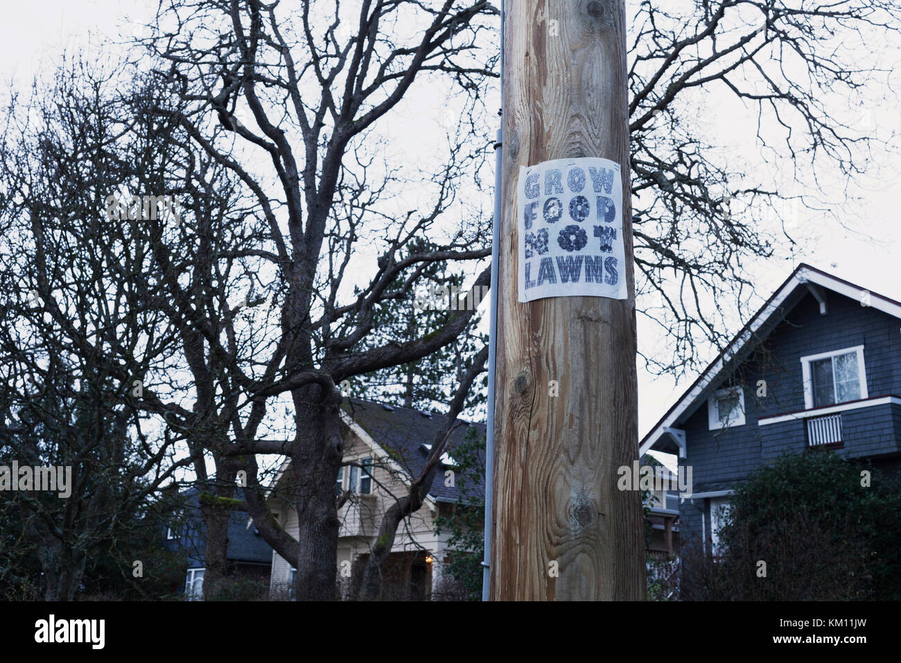 Wachsen Essen nicht Rasen auf strommast Zeichen, Victoria BC Kanada Stockfoto