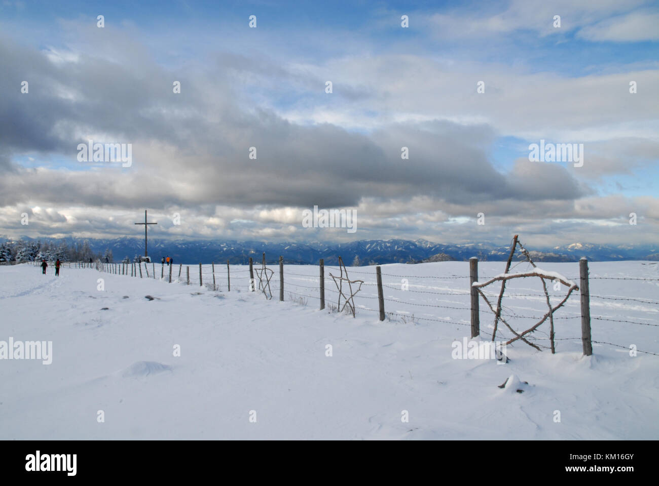 Gipfelkreuz des Schöckl, Österreich, im Winter Stockfoto