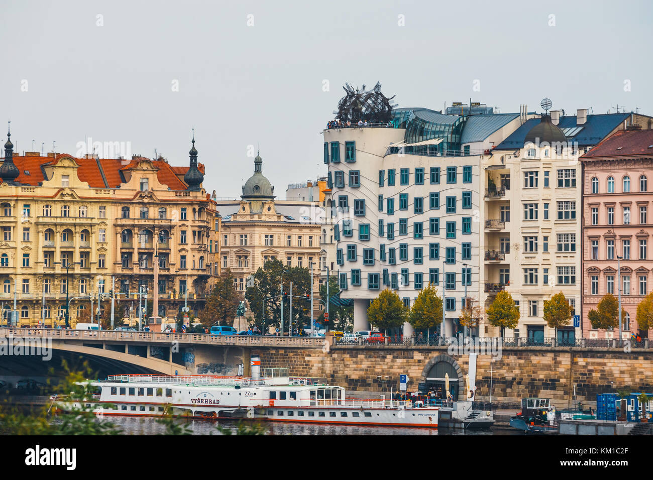 Prag, Tschechische Republik, 01. Oktober 2017: Tanzendes Haus - modernes Gebäude, das von vlado milunic und Frank o Gehry, Prag entwickelt. Stockfoto