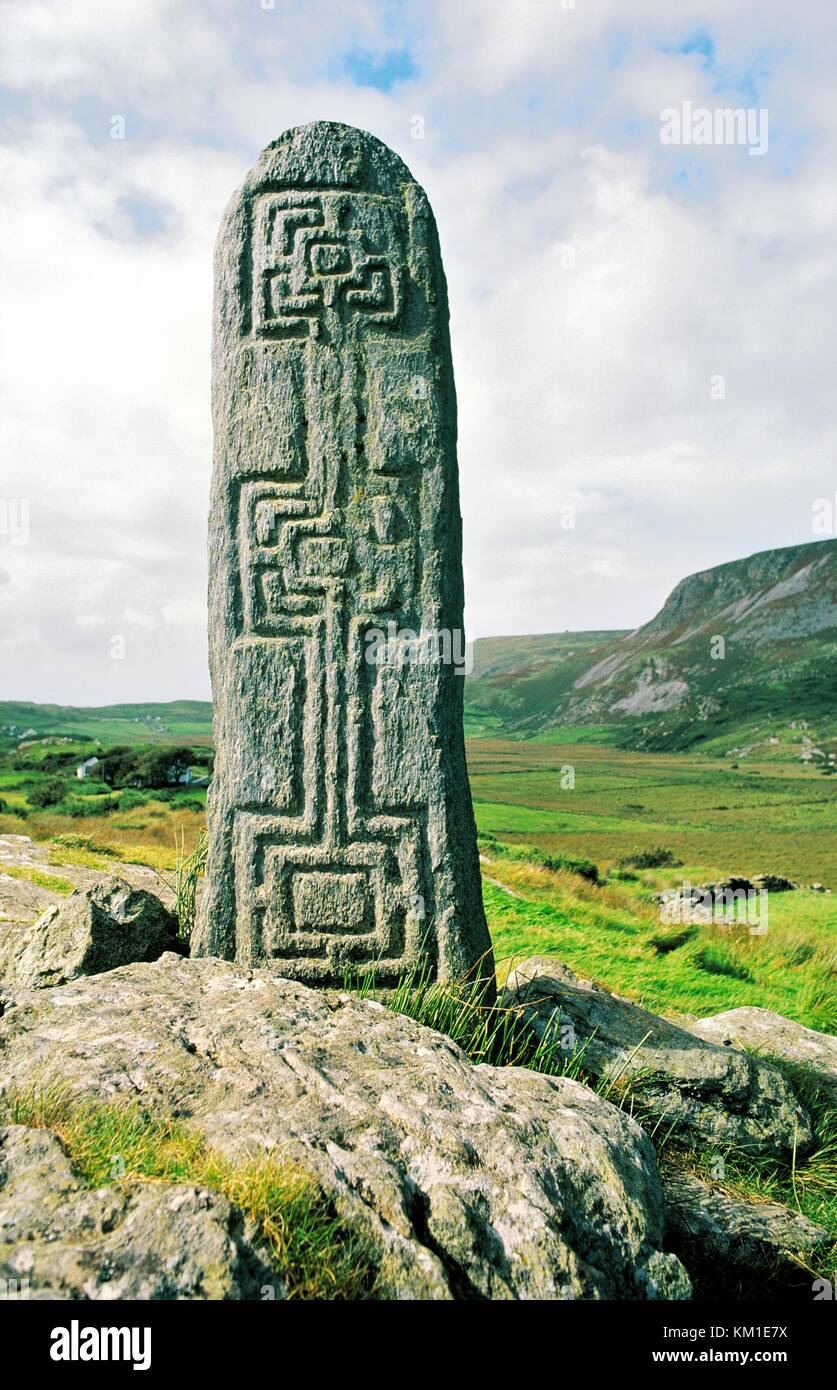 Celtic christian Steinbildhauerei in das Tal von Dar es Salaam, Donegal, Irland. Einer der Wallfahrt von Stationen. Stockfoto