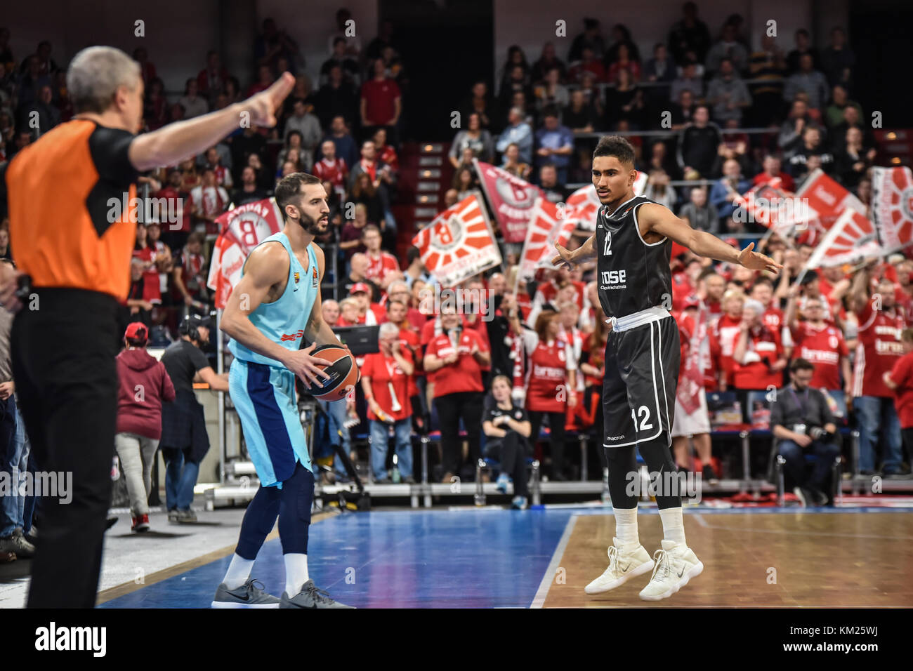 Deutschland, Nürnberg, Arena Nürnberger Versicherung, 15.11.2017, Basketball - EuroLeague - Brose Bamberg vs. FC Barcelona Lassa - Bild: v. lk. Pau Ri Stockfoto