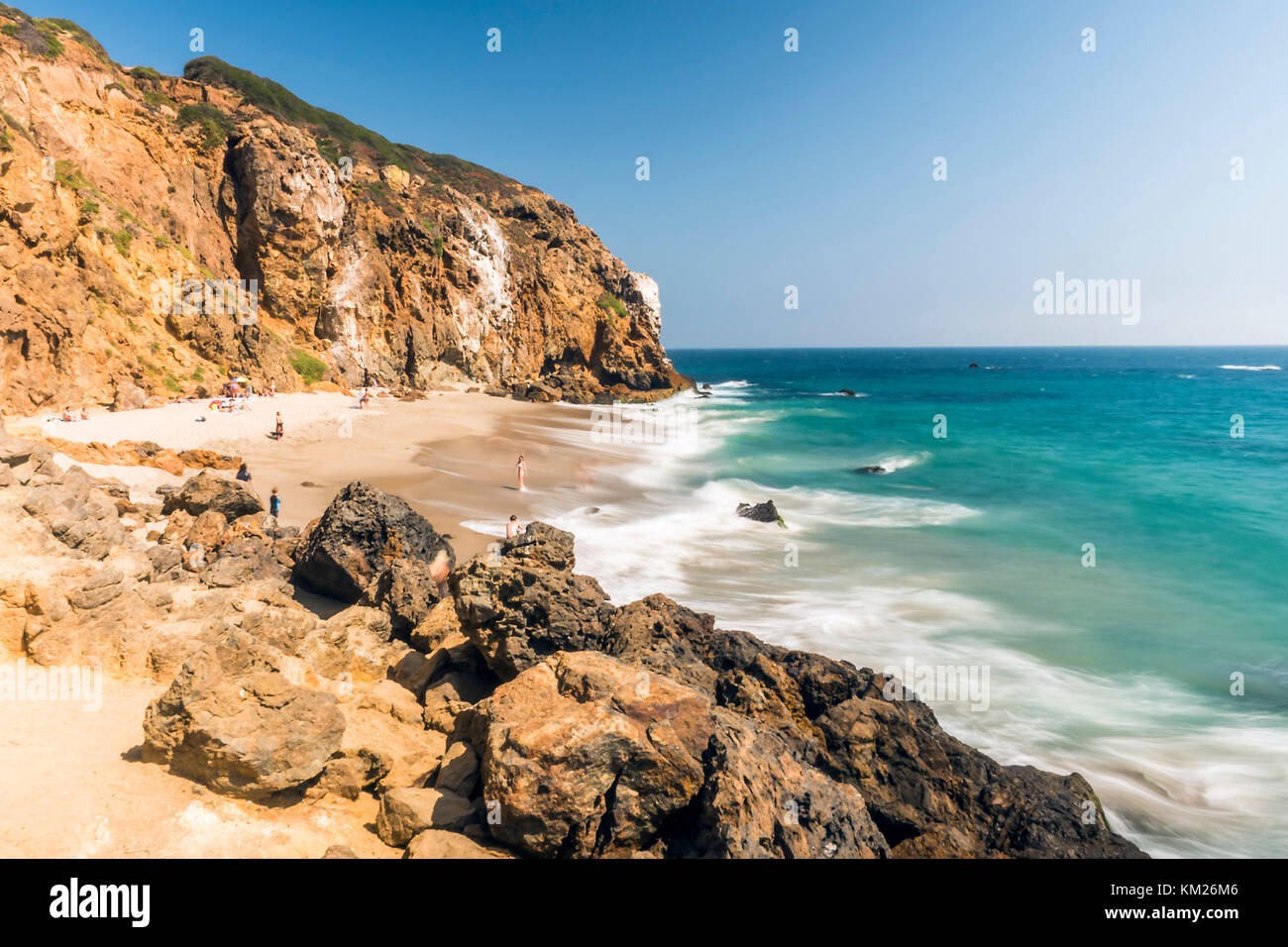 Dume cove Malibu, Zuma Beach, Smaragd und blaues Wasser in einer ruhigen Paradise Beach von Klippen umgeben. dume Cove, Malibu, California, CA, USA Stockfoto