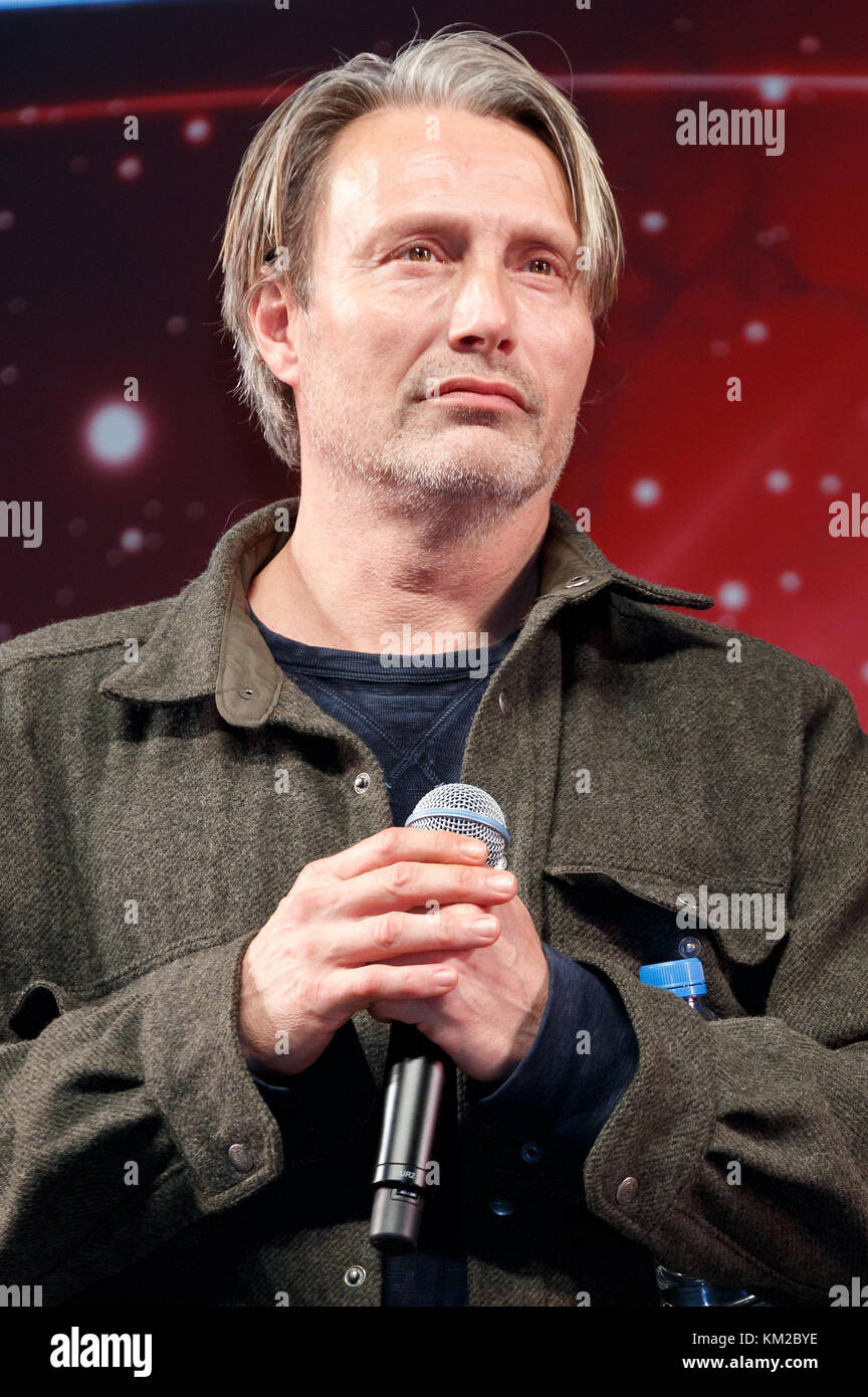 Schauspieler Mads Mikkelsen nimmt am 3. Dezember 2017 in Tokio am Grand Finale der Tokyo Comic Con 2017 in der Makuhari Messe International Exhibition Hall Teil. Dies ist das zweite Jahr, in dem die San Diego Comic-Con International die Veranstaltung in Japan veranstaltete. Die Tokyo Comic Con läuft vom 1. Bis 3. Dezember. Quelle: Rodrigo Reyes Marin/AFLO/Alamy Live News Stockfoto