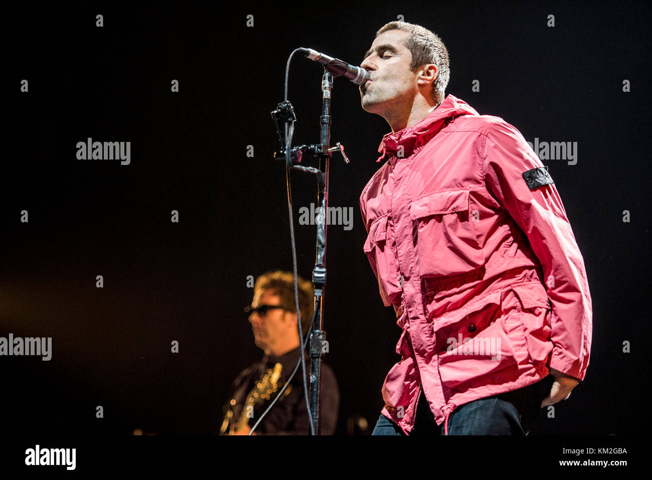 Leeds, Großbritannien. 3. Dez 2017. Liam Gallagher tritt in der First Direct Arena, Leeds UK, am Eröffnungsabend seiner UK Arena Tour auf, Leeds 03/12/2017 Credit: Gary Mather/Alamy Live News Stockfoto