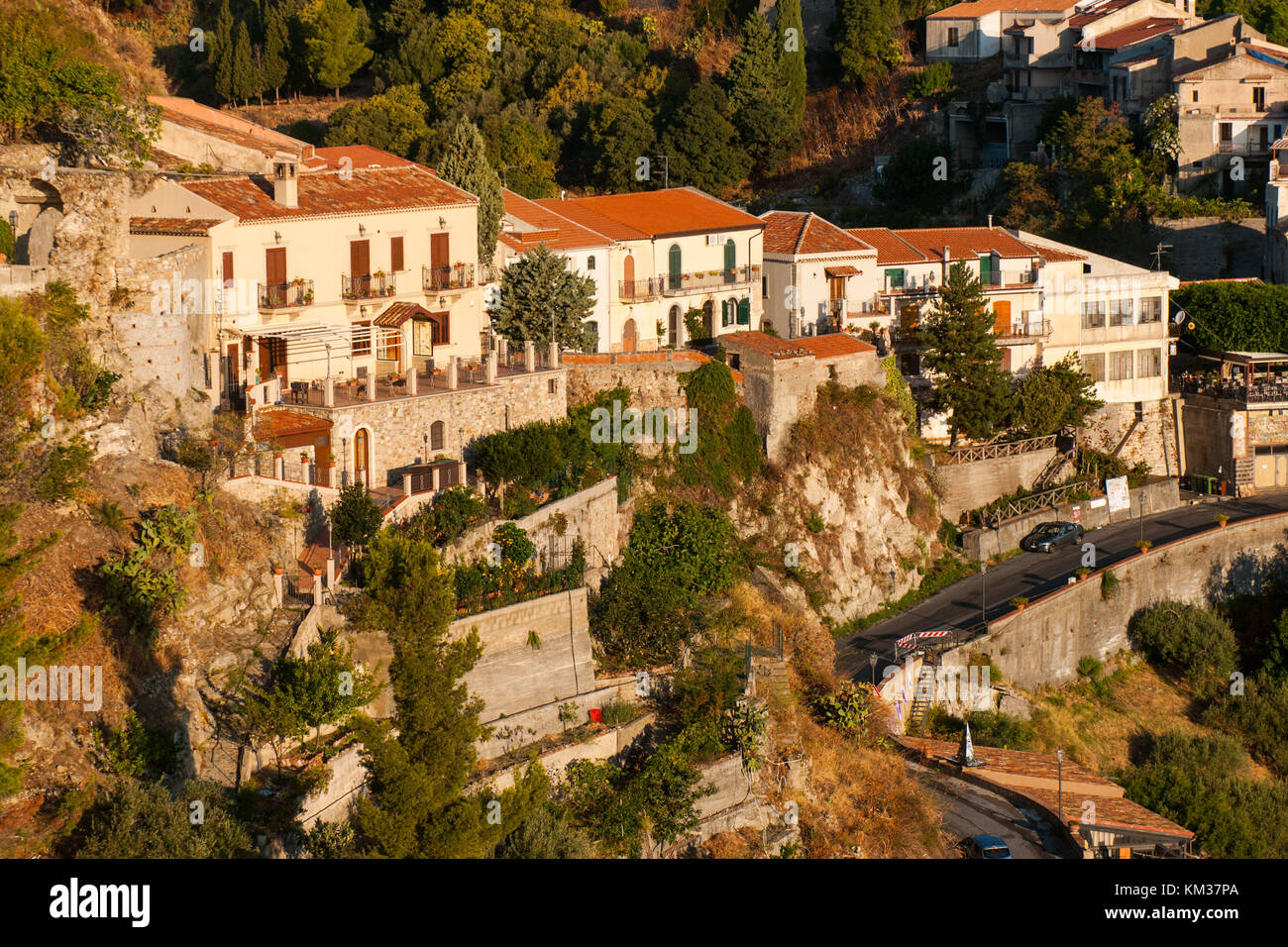 Ein Blick auf das Dorf Savoca, Sizilien, Italien. Die Stadt war die