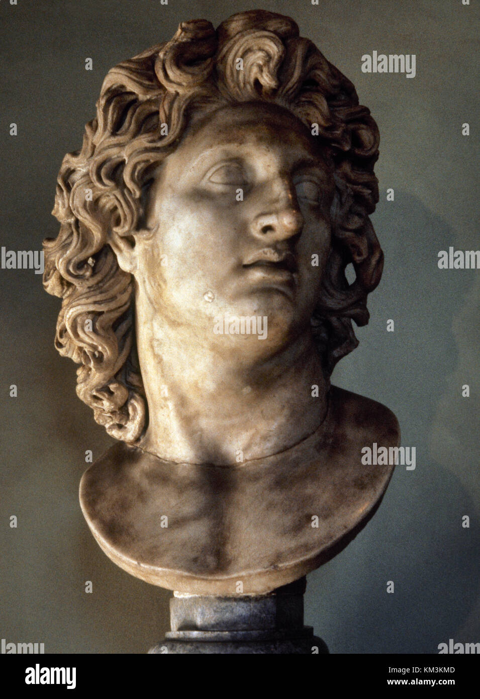 Alexander der Große (356-323 v. Chr.). König von Madedon. Büste von Alexander als der Gott Helios. Eine Kopie des Originals von chares von Lindos, 3. vorchristlichen Jahrhundert. Die Kapitolischen Museen. Rom. Italien. Stockfoto