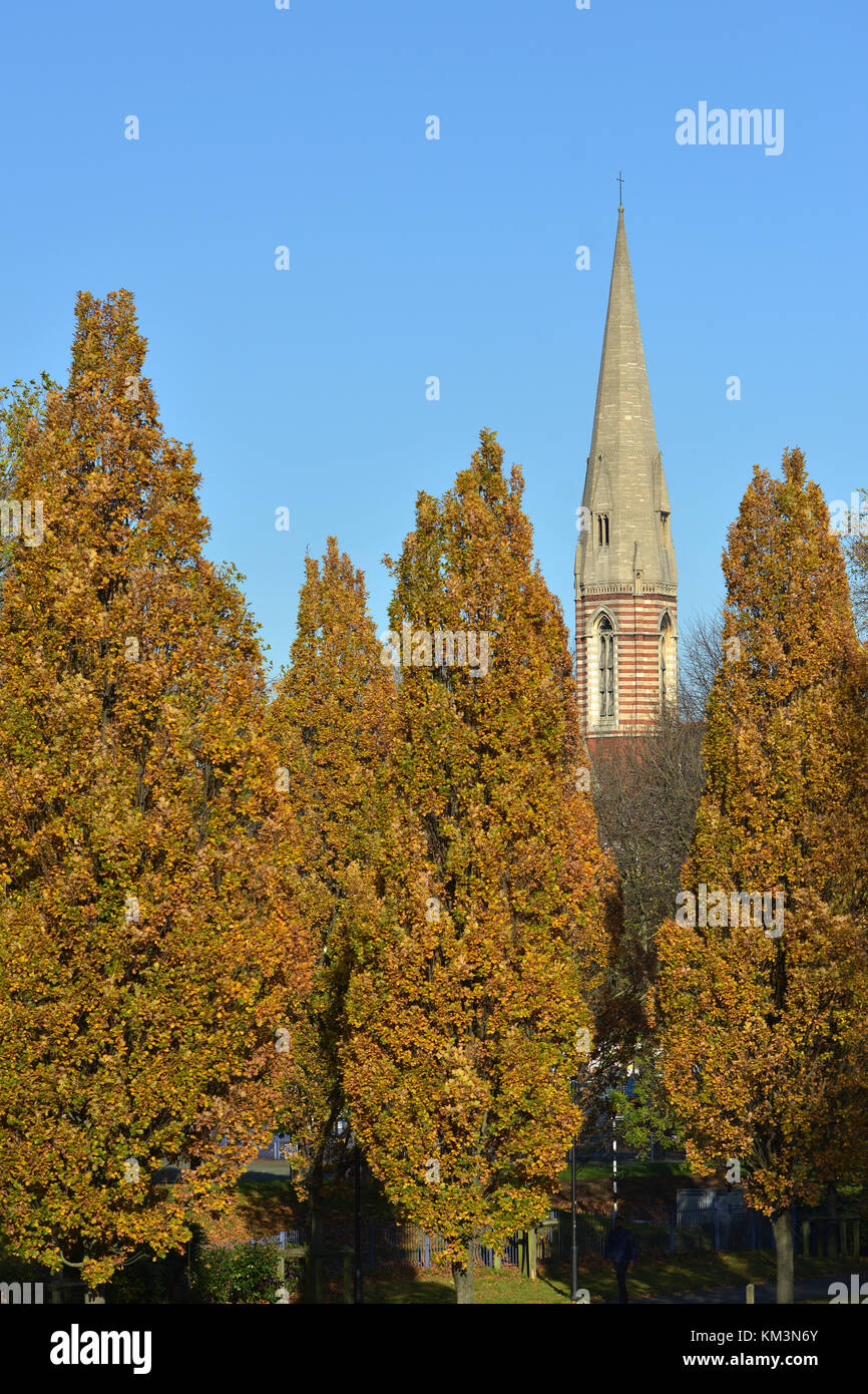 Hl. Maria Magdalena Kirche von Westbourne Grüne open space, Westminster, London Stockfoto