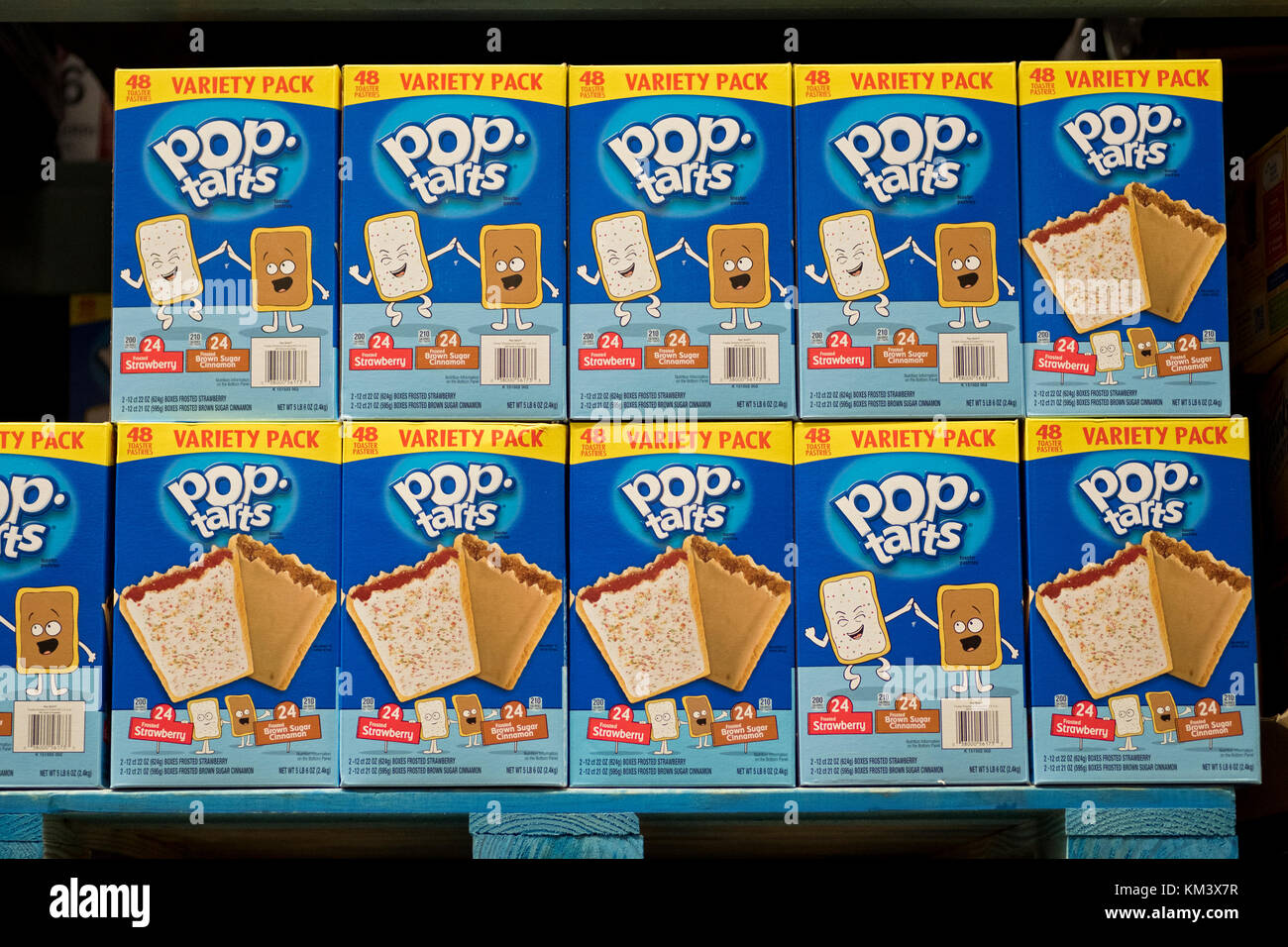 Große Pakete von Kellogg's Pop Tarts für Verkauf an den Großhandel BJ's Club in Whitestone, Queens, New York. Stockfoto