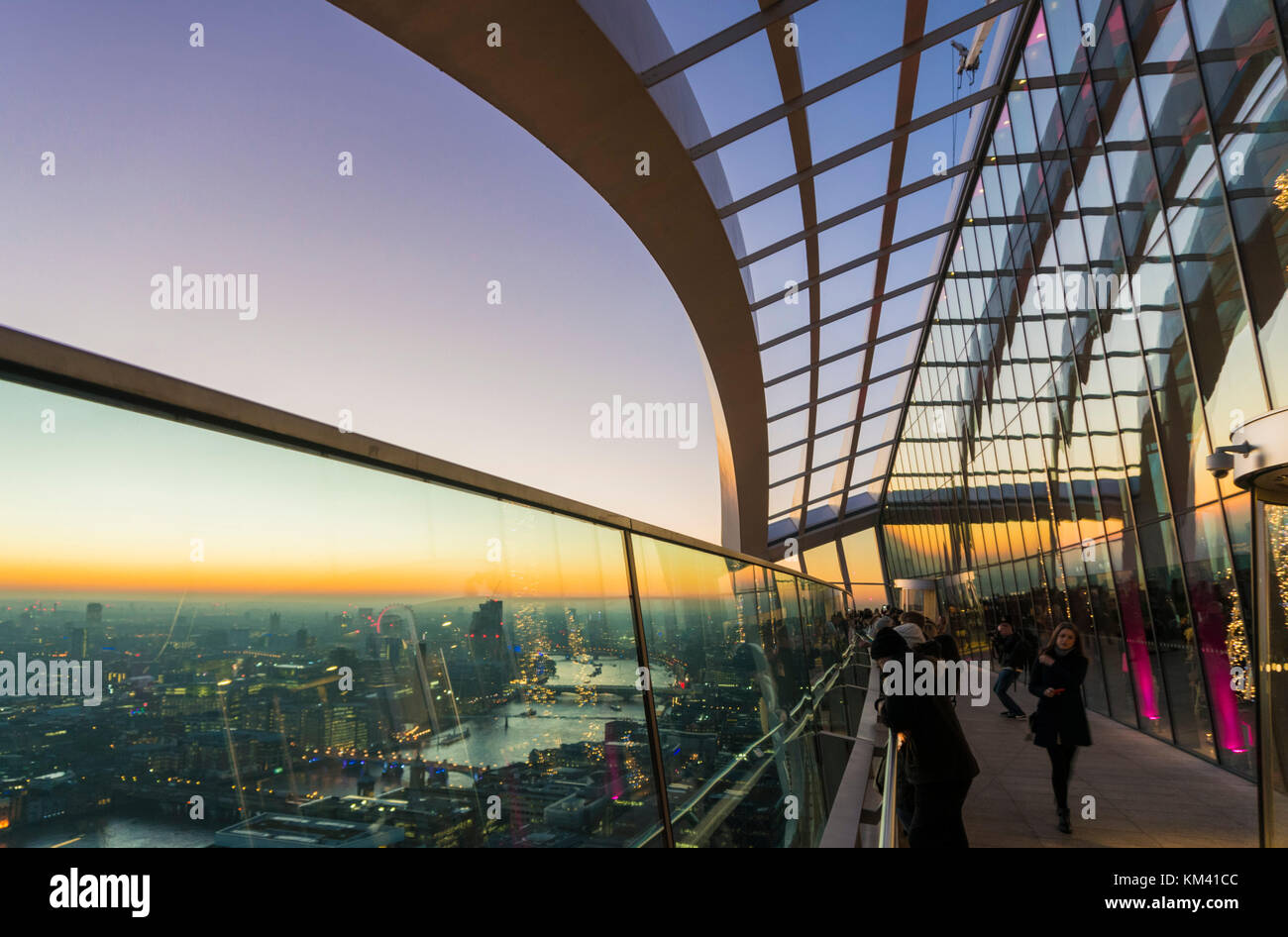 England London England London City Skyline Dämmerung das Walkie talkie Gebäude Hochhaus oder 20 Fenchurch Street London UK GB EU Europa Stockfoto