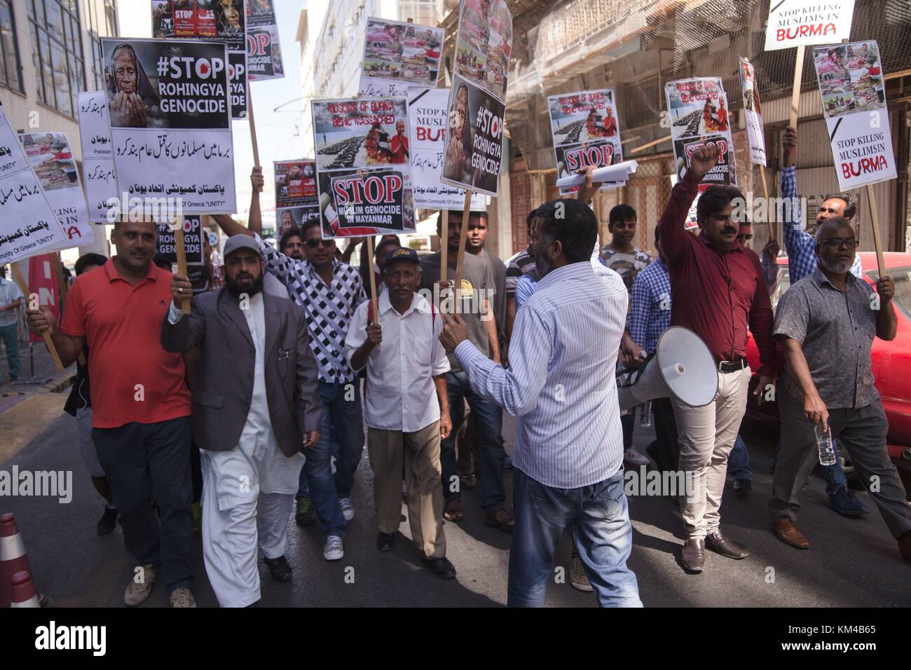 Mitglieder der Pazistan Union in Griechenland protestieren vor dem Generalkonsulat von Myanmar und fordern die Einstellung der diplomatischen Beziehungen zwischen Griechenland und Birma. Er fordert die Beendigung des Völkermords an Rohingya. 08.09.2017 | weltweite Nutzung Stockfoto