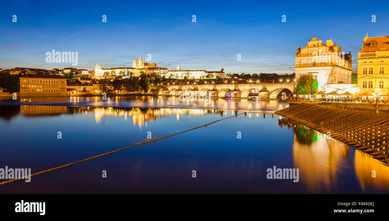 Tschechien, Prag, Stadtansicht, Kleinseite, Moldau, Hradschin, hrad, Burg, Karlsbrücke, die Skyline Panorama Stockfoto
